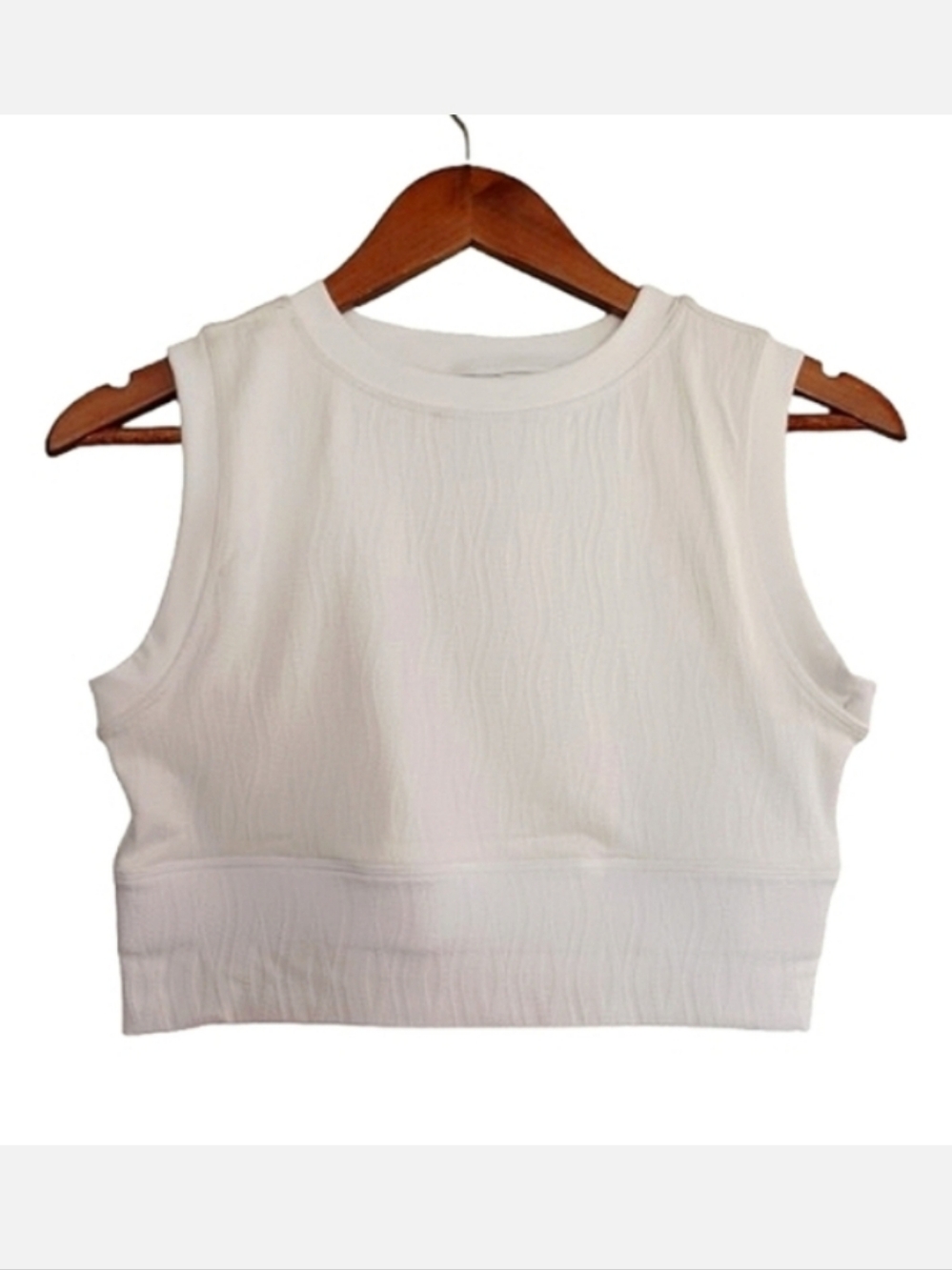 SAGE COLLECTIVE Textured Cream White Sleeveless Crop Top Blouse Gym Shirt New!
